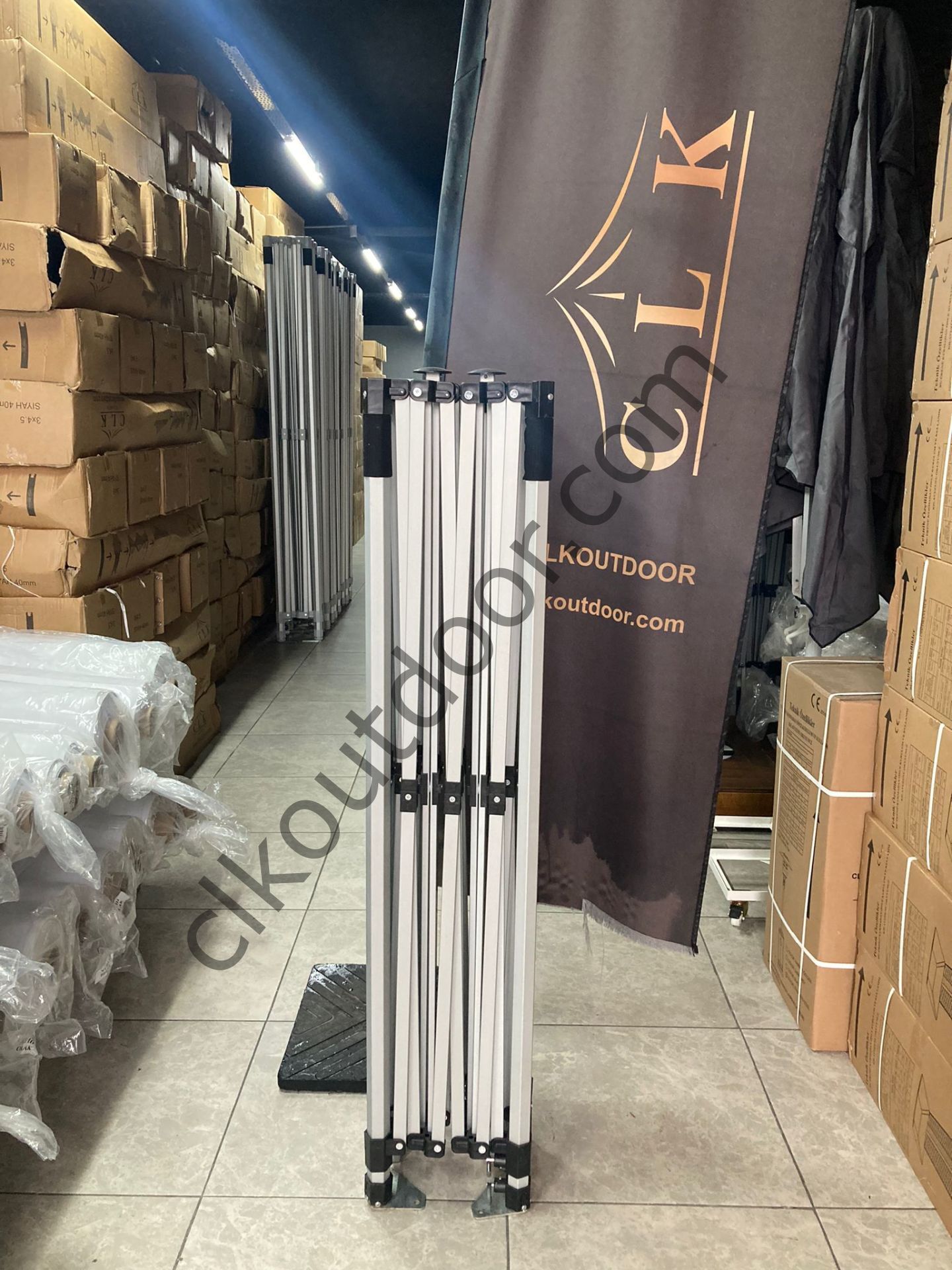 CLK 3x4,5 40mm Alüminyum Katlanabilir Tente Gazebo Çadır 4 Kenar Kapalı 1 Kenar Kapılı
