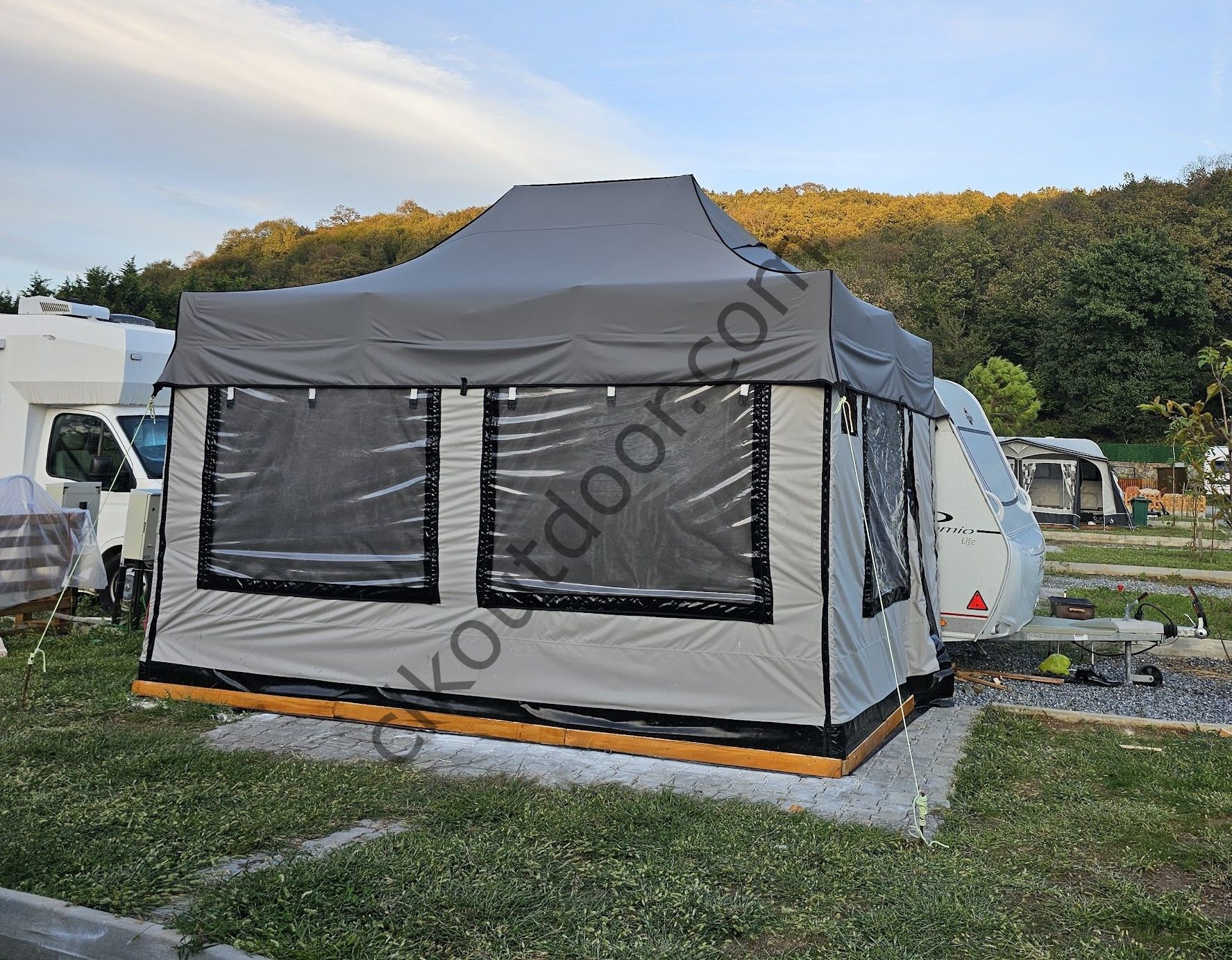CLK 3x4,5 mt 30 mm Eko Seri Karavan Çadırı Kış Bahçesi Portatif Katlanabilir Tente